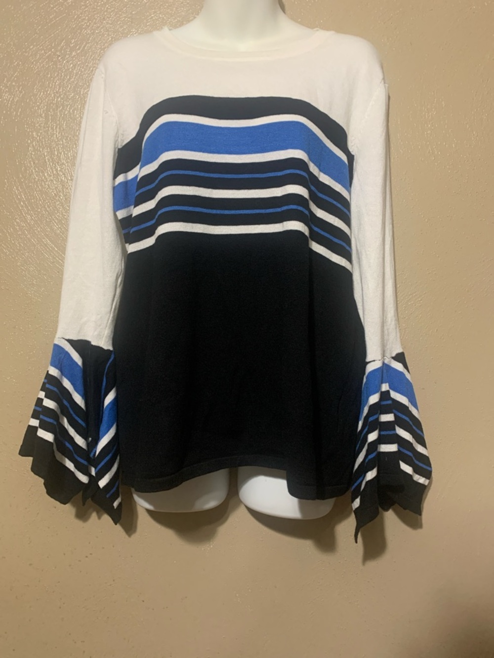 Melissa Paige L Black, White & Blue Striped Sweater Designed Sleeves NWT - Picture 2 of 6